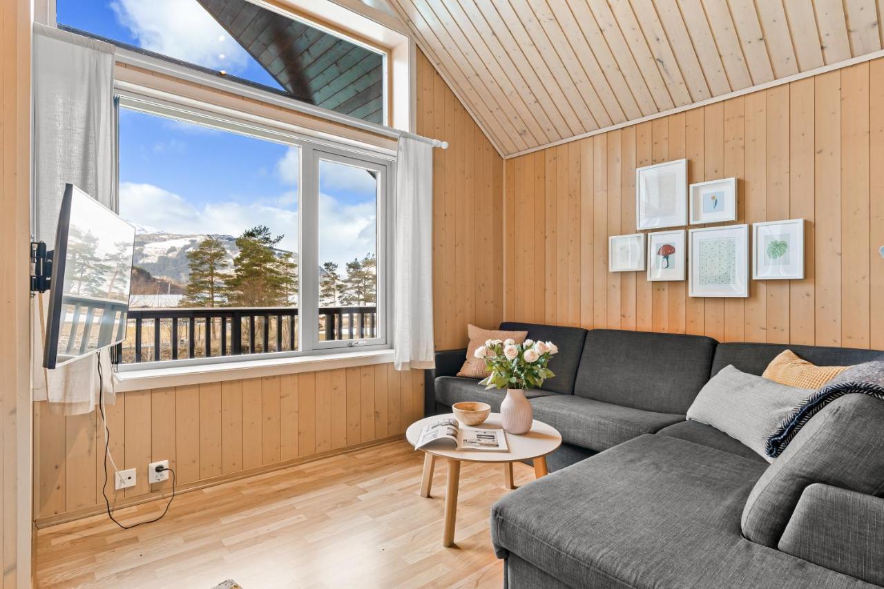 Hotel Mikkelparken Ferietun Kinsarvik Exterior foto