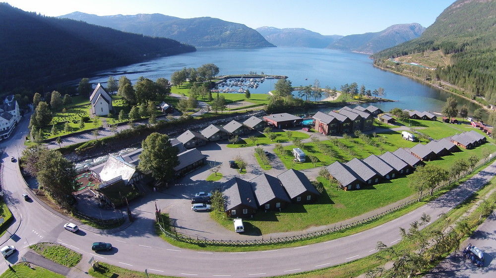 Hotel Mikkelparken Ferietun Kinsarvik Exterior foto